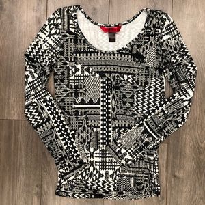 SUPER SOFT B&W Aztec Print Long Sleeve